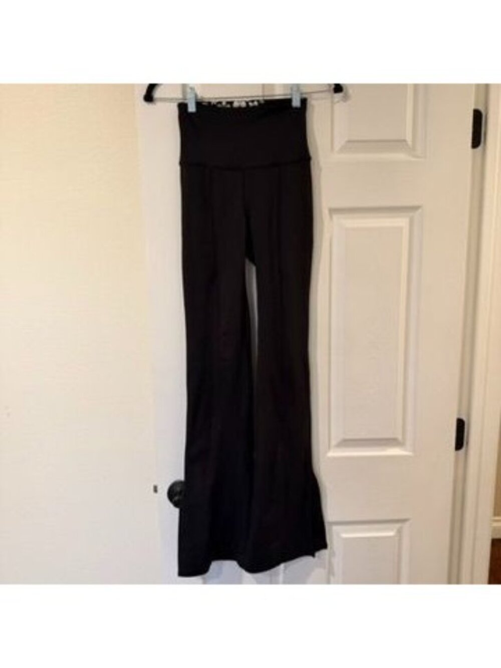Frankies Bikinis Zippy Flare High Rise Black Leggings Size Small - Picture 2 of 4